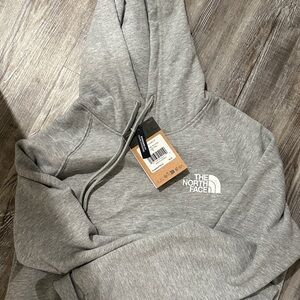 NWT! North Face Light Gray Pullover Hoodie, women’s medium